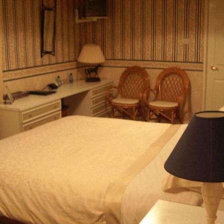 Aard Oakleigh Bed & Breakfast Bennettsbridge ภายนอก รูปภาพ